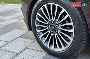 Седан Ford Fusion 2016 в Львове