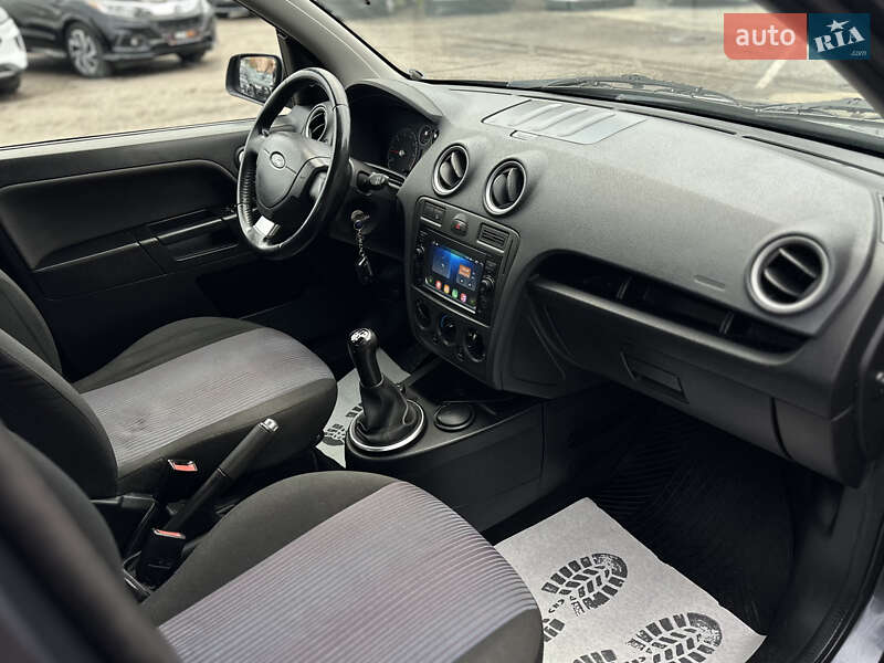 Хэтчбек Ford Fusion 2010 в Шептицькому