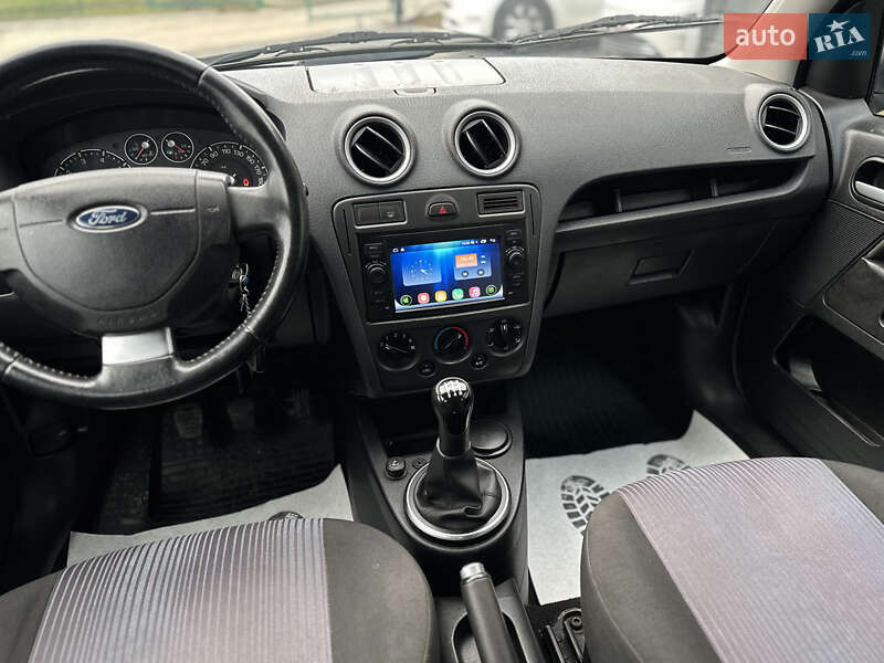 Хэтчбек Ford Fusion 2010 в Шептицькому