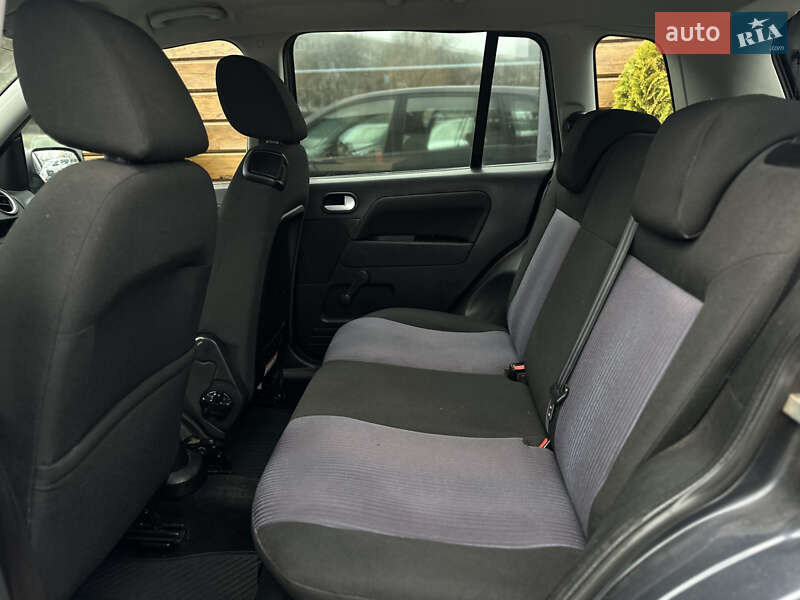 Хэтчбек Ford Fusion 2010 в Шептицькому