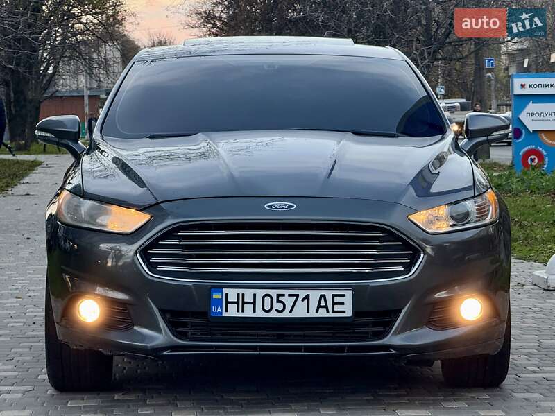 Седан Ford Fusion 2014 в Одесі