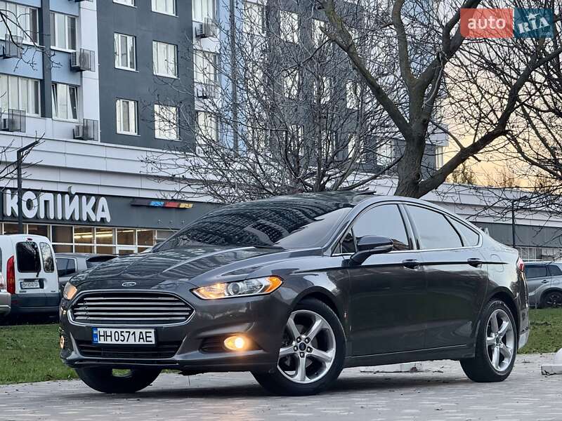 Седан Ford Fusion 2014 в Одесі