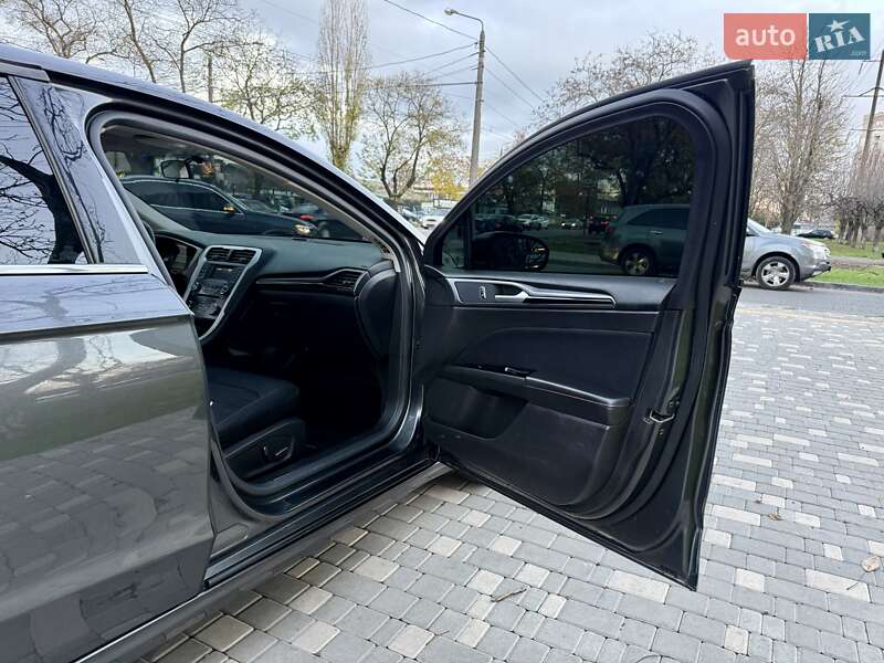 Седан Ford Fusion 2014 в Одесі