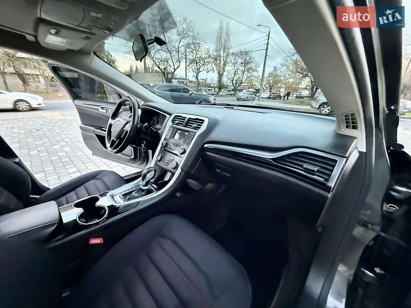 Седан Ford Fusion 2014 в Одесі