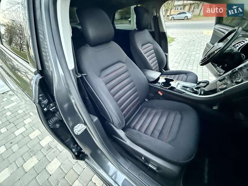 Седан Ford Fusion 2014 в Одесі