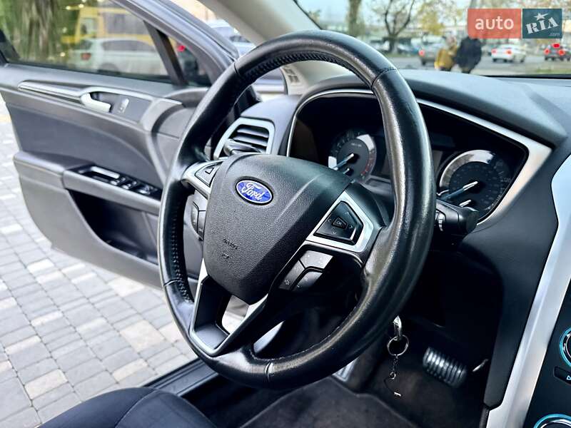 Седан Ford Fusion 2014 в Одесі