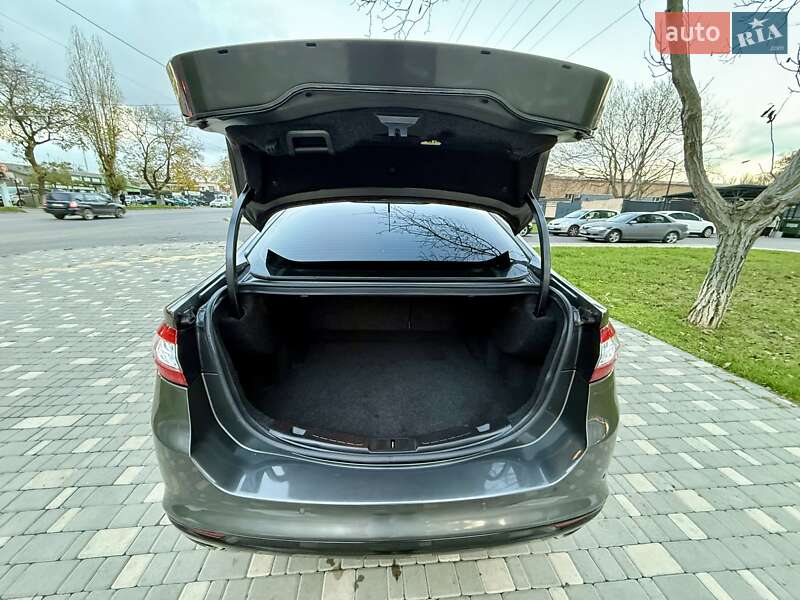 Седан Ford Fusion 2014 в Одесі