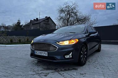 Седан Ford Fusion 2018 в Львове