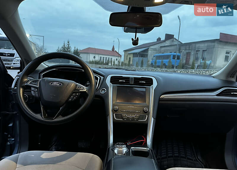 Седан Ford Fusion 2018 в Львові
