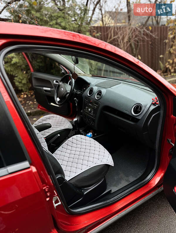 Хетчбек Ford Fusion 2006 в Рівному фото 17 Хетчбек Ford Fusion 2006 в Рівному