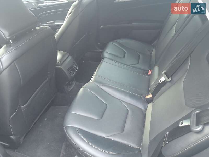 Седан Ford Fusion 2016 в Ворзелі