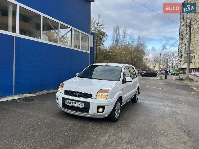 Хетчбек Ford Fusion 2011 в Києві