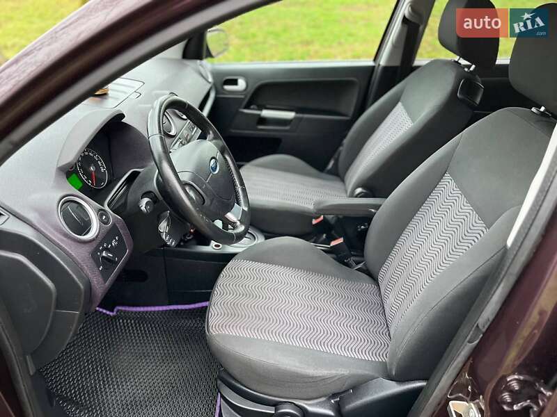 Хэтчбек Ford Fusion 2008 в Новомиргороде