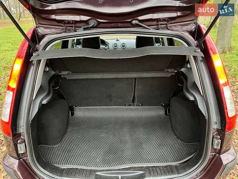 Хэтчбек Ford Fusion 2008 в Новомиргороде