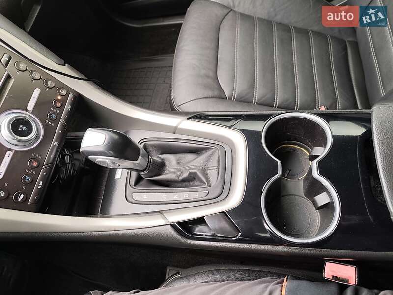 Седан Ford Fusion 2015 в Никополе