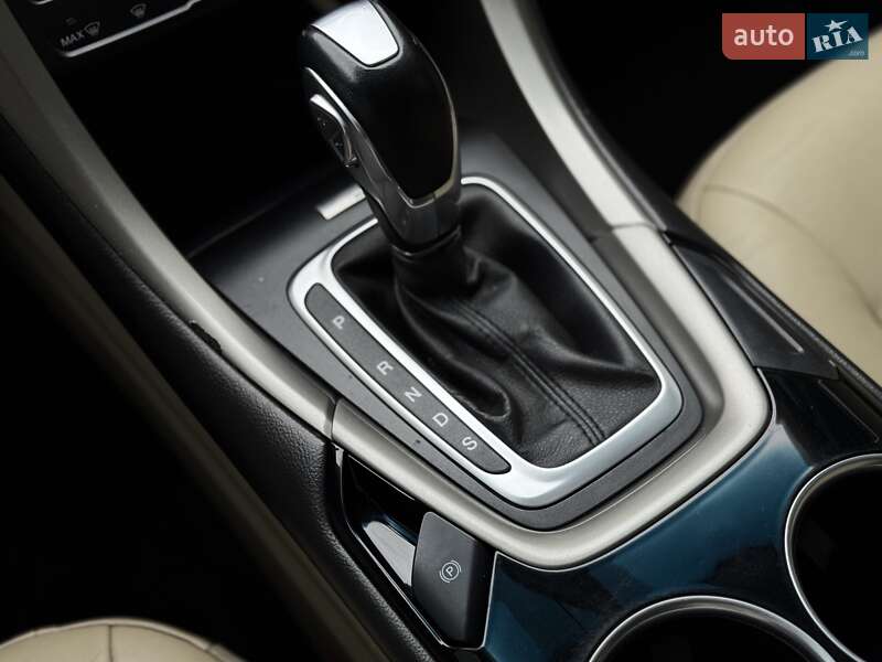 Седан Ford Fusion 2013 в Дніпрі