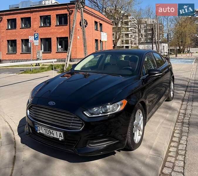 Седан Ford Fusion 2015 в Києві