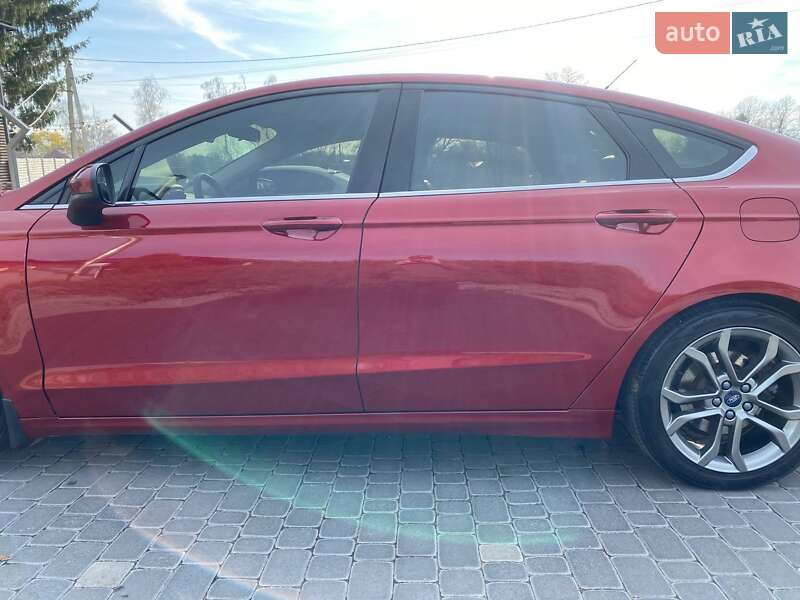 Седан Ford Fusion 2016 в Любаре