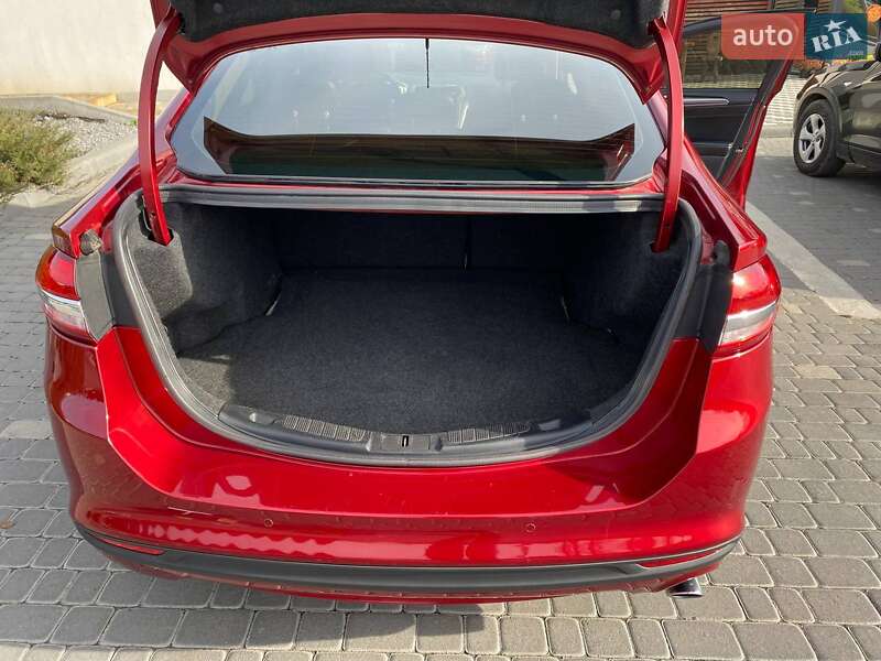 Седан Ford Fusion 2016 в Любаре