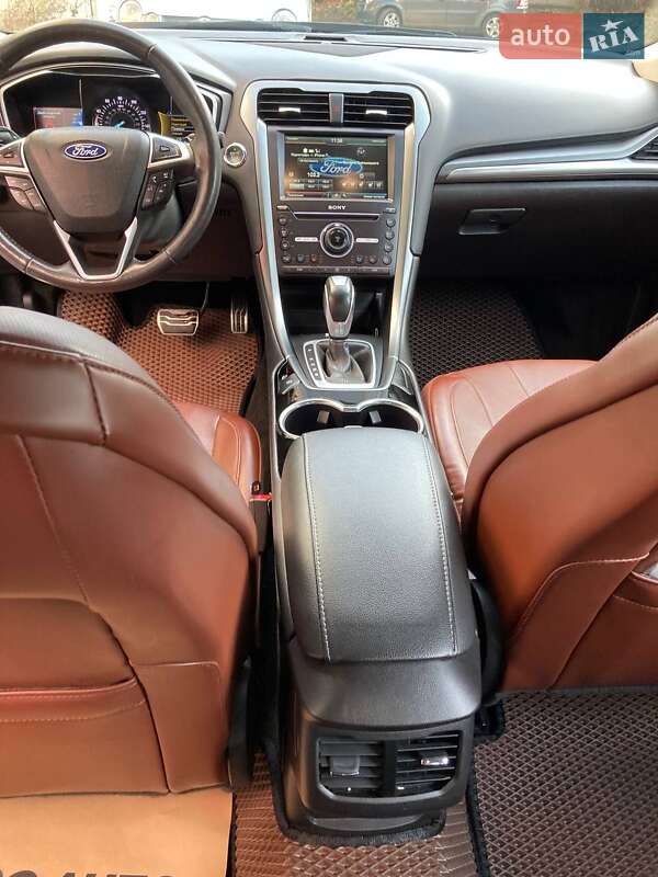 Седан Ford Fusion 2015 в Коломиї