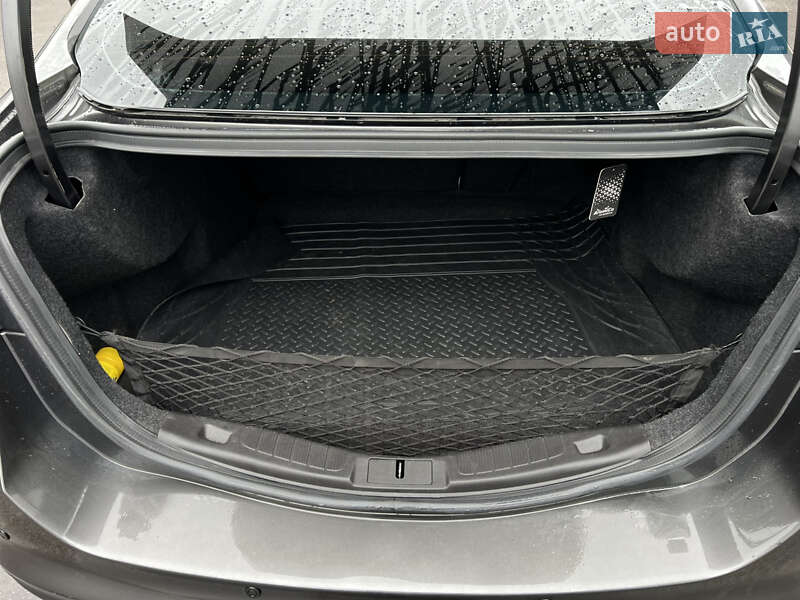 Седан Ford Fusion 2016 в Умани