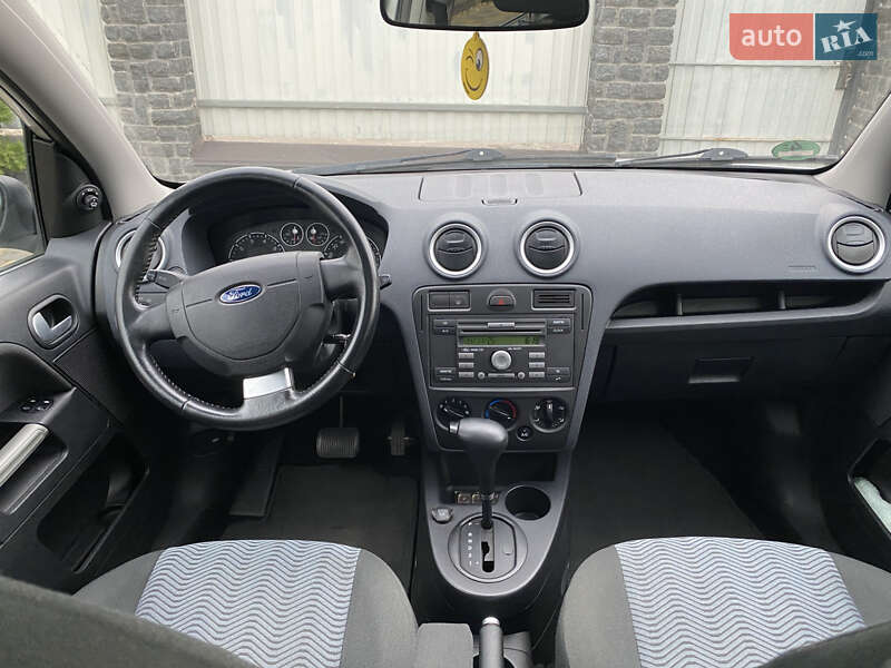 Хетчбек Ford Fusion 2006 в Житомирі
