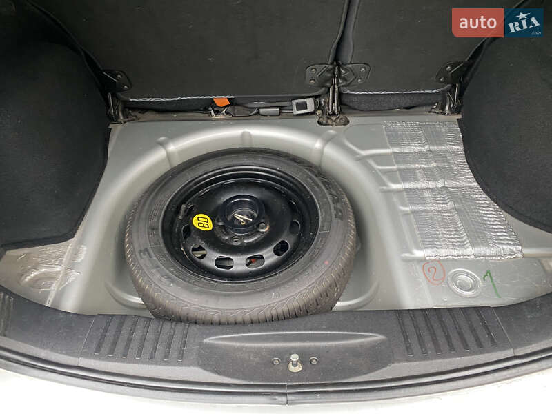 Хетчбек Ford Fusion 2006 в Житомирі