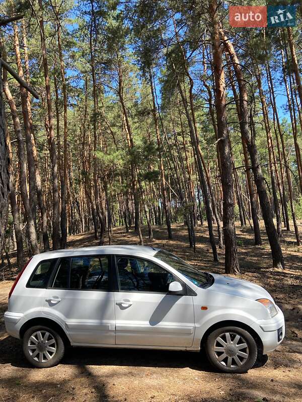 Хетчбек Ford Fusion 2011 в Полтаві фото 4 Хетчбек Ford Fusion 2011 в Полтаві