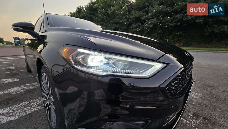 Седан Ford Fusion 2016 в Львове