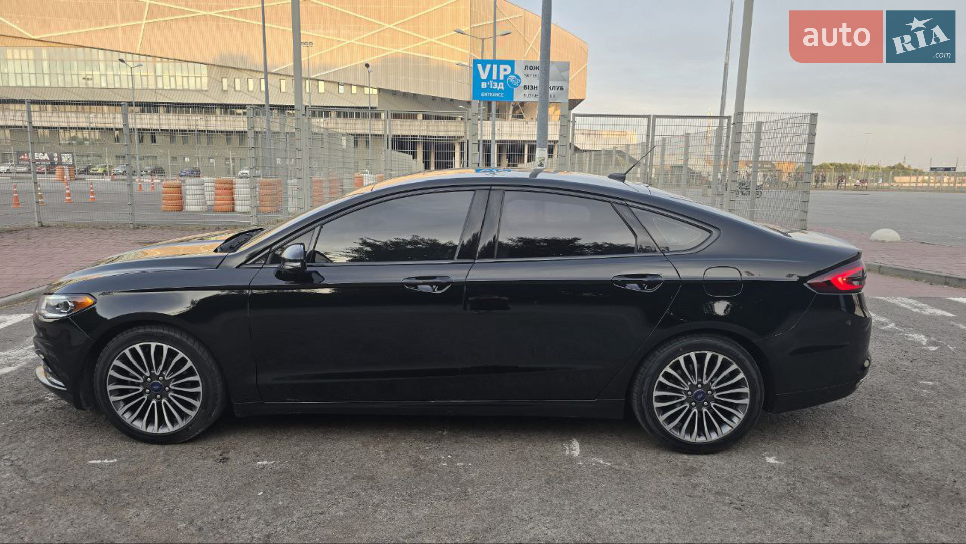 2016 Ford Fusion - мініатюра 23