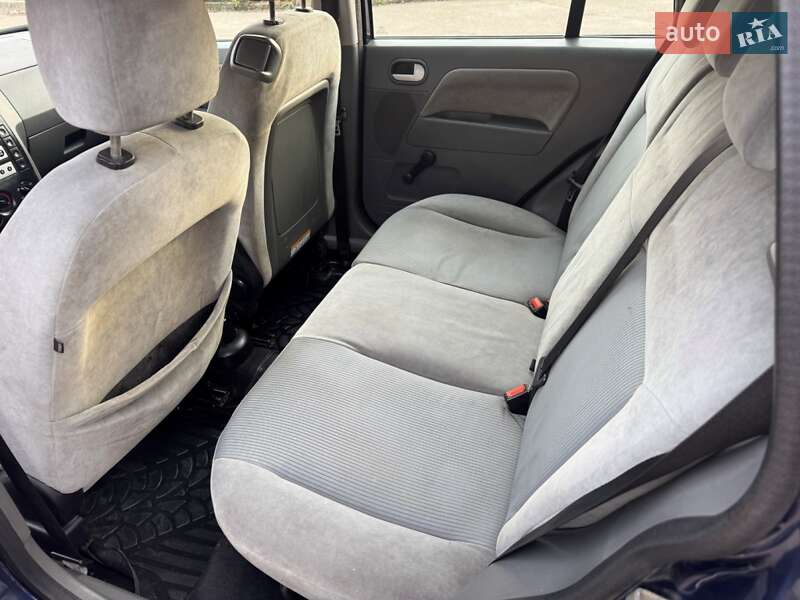Хетчбек Ford Fusion 2003 в Чернівцях фото 23 Хетчбек Ford Fusion 2003 в Чернівцях