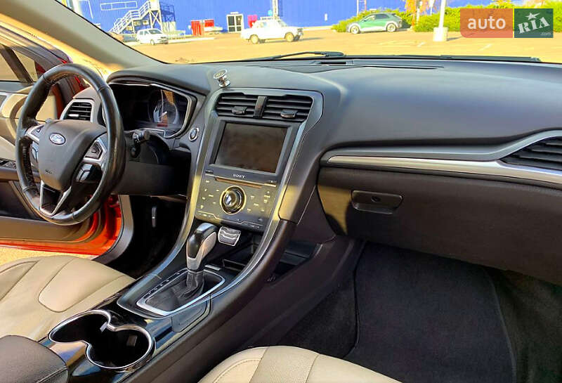 Седан Ford Fusion 2013 в Черкасах