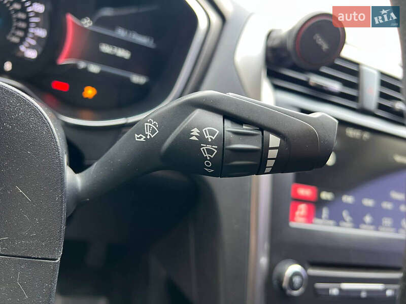 Седан Ford Fusion 2018 в Львові