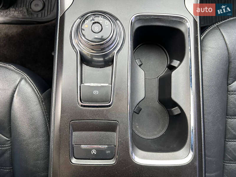 Седан Ford Fusion 2018 в Львові