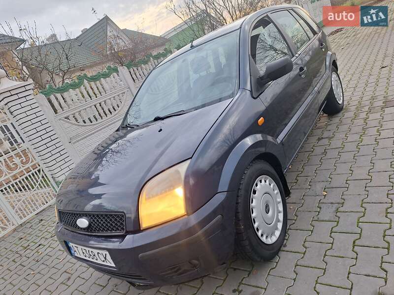 Хэтчбек Ford Fusion 2003 в Черновцах