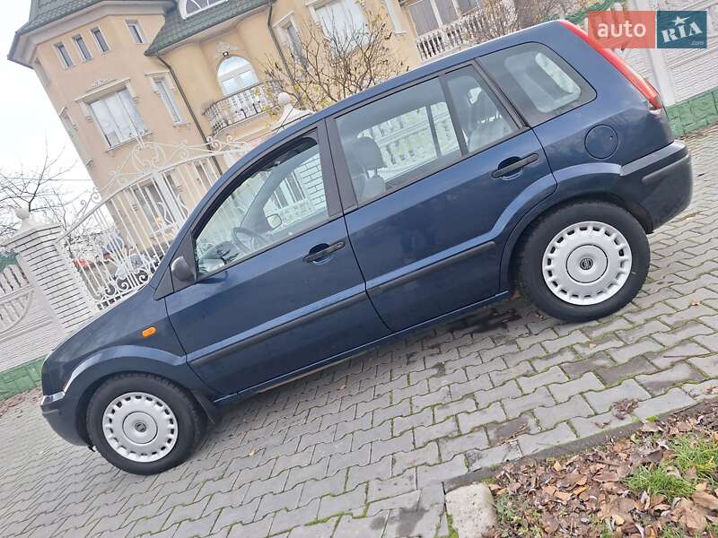 Хэтчбек Ford Fusion 2003 в Черновцах