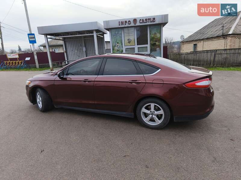 Седан Ford Fusion 2015 в Радомишлі