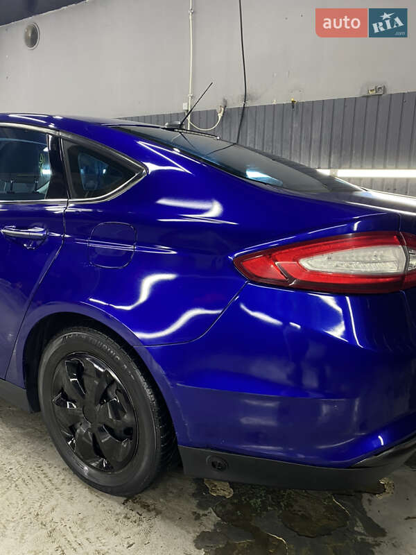 Седан Ford Fusion 2013 в Ірпені
