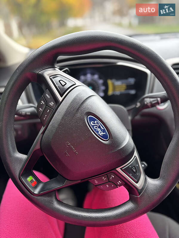 Седан Ford Fusion 2019 в Лебедині