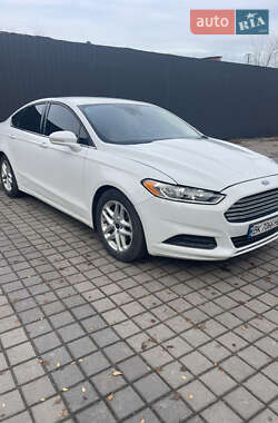 Седан Ford Fusion 2015 в Клесовом