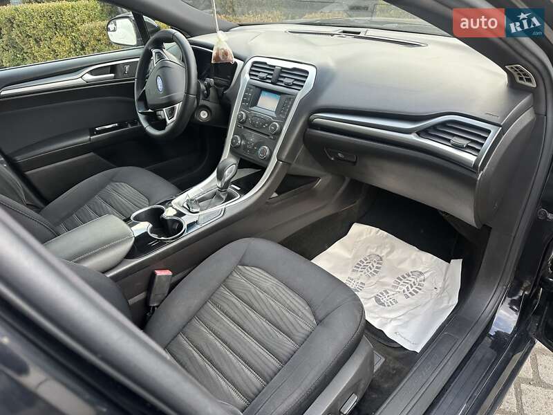 Седан Ford Fusion 2016 в Сколе