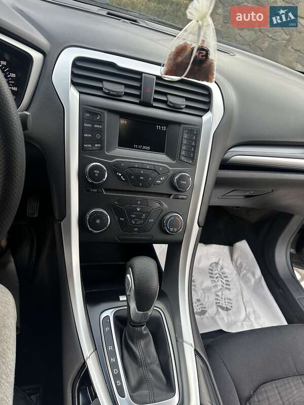 Седан Ford Fusion 2016 в Сколе