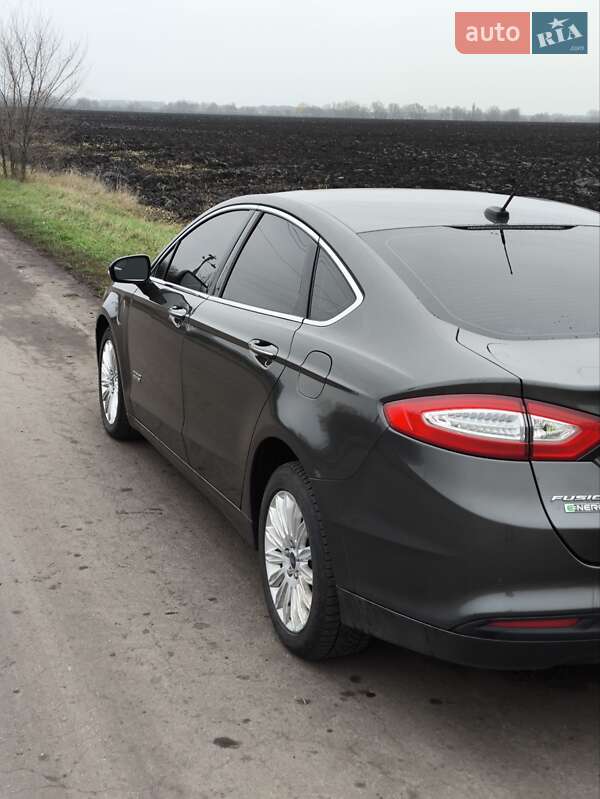 Седан Ford Fusion 2015 в Києві