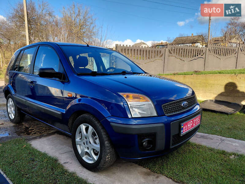 Хэтчбек Ford Fusion 2008 в Ровно