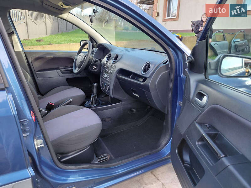 Хэтчбек Ford Fusion 2008 в Ровно