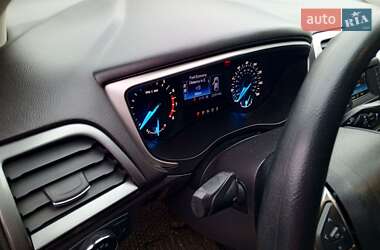 Седан Ford Fusion 2013 в Кременчуці