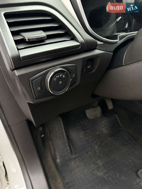 Седан Ford Fusion 2013 в Сумах