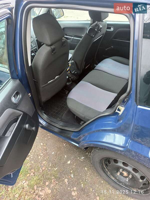 Хэтчбек Ford Fusion 2011 в Чуднове