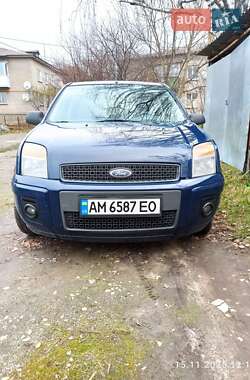 Хэтчбек Ford Fusion 2011 в Чуднове