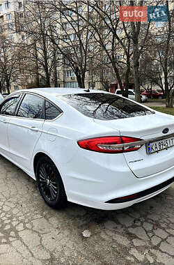 Седан Ford Fusion 2016 в Буче
